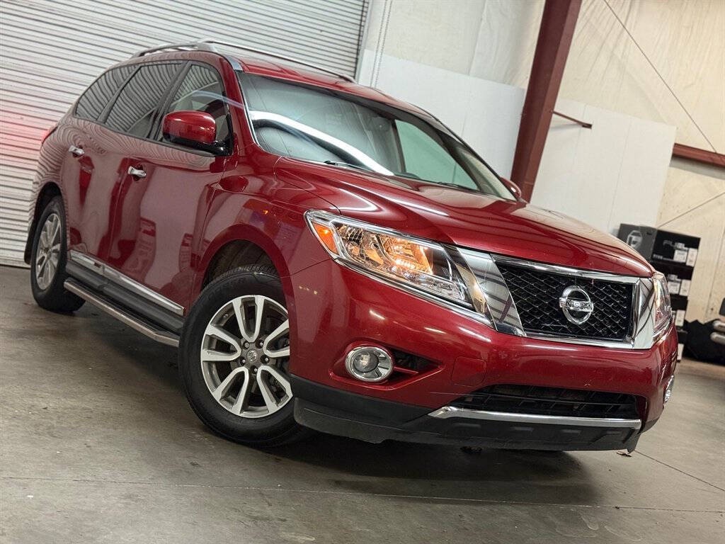 2016 Nissan Pathfinder Image 1