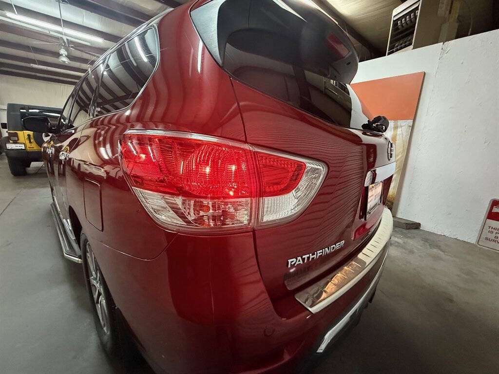 2016 Nissan Pathfinder Image 6