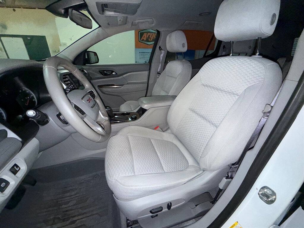 2018 GMC Acadia Image 10