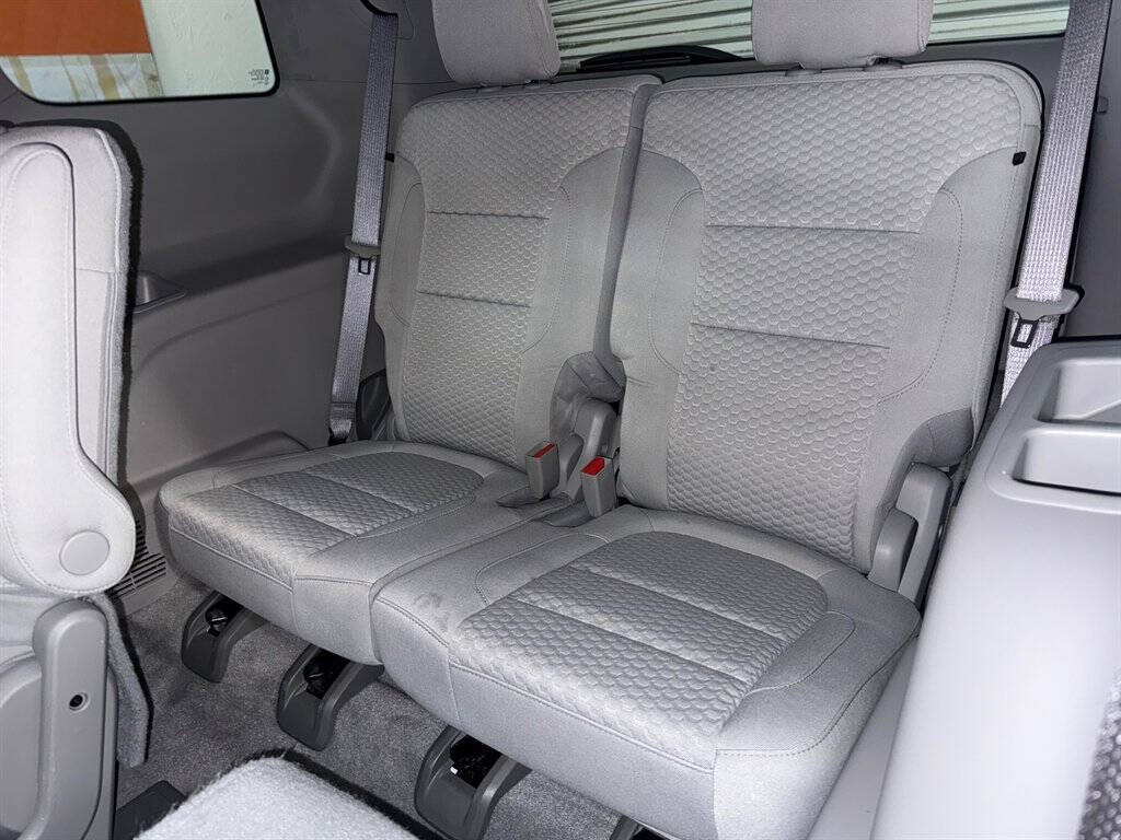 2018 GMC Acadia Image 13