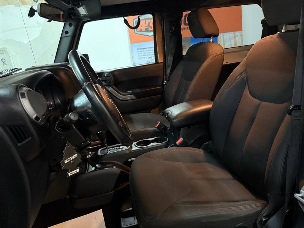 2015 Jeep Wrangler Image 14