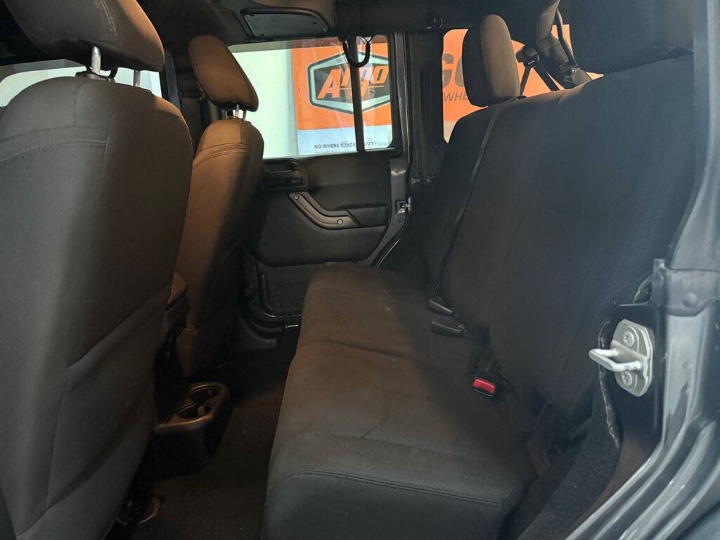 2016 Jeep Wrangler Unlimited Image 16