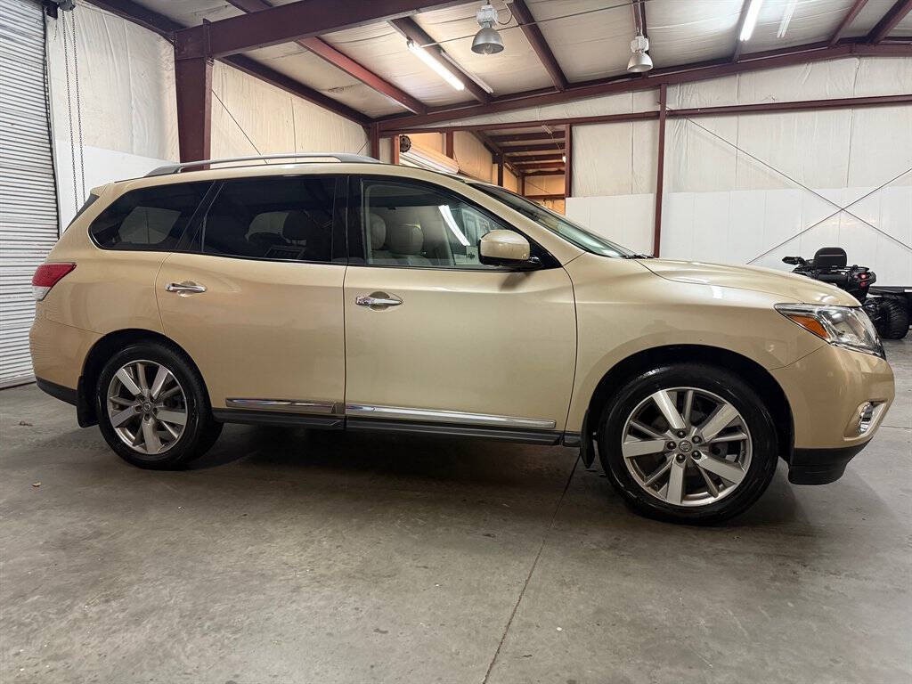 2013 Nissan Pathfinder Image 10