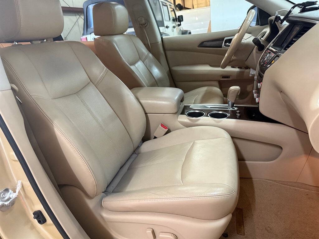 2013 Nissan Pathfinder Image 20