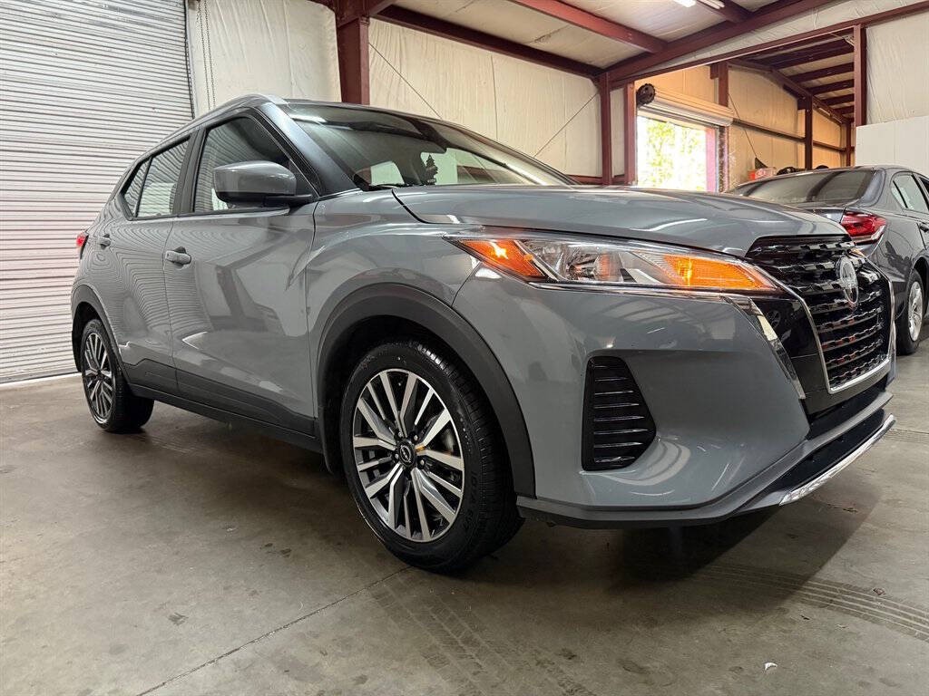 2023 Nissan Kicks Image 1