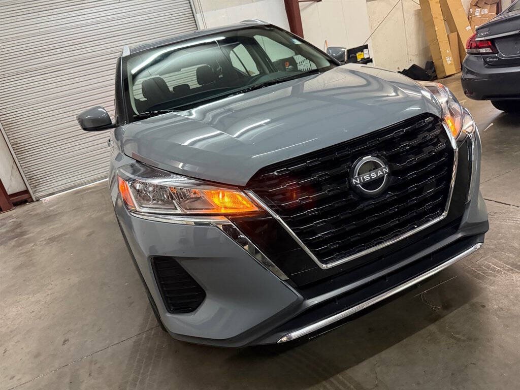 2023 Nissan Kicks Image 2