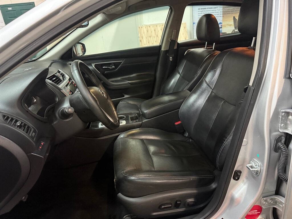 2018 Nissan Altima Image 8