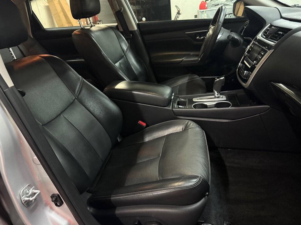 2018 Nissan Altima Image 9