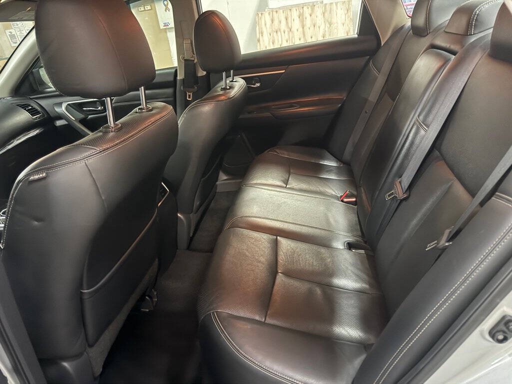 2018 Nissan Altima Image 15