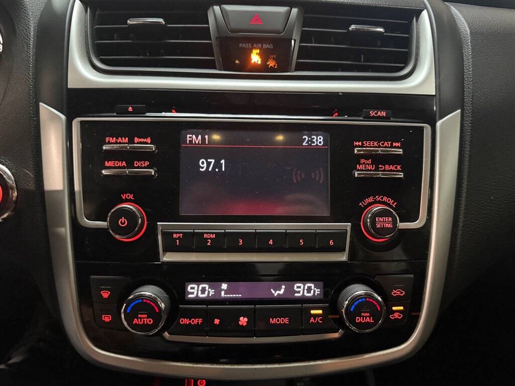 2018 Nissan Altima Image 10