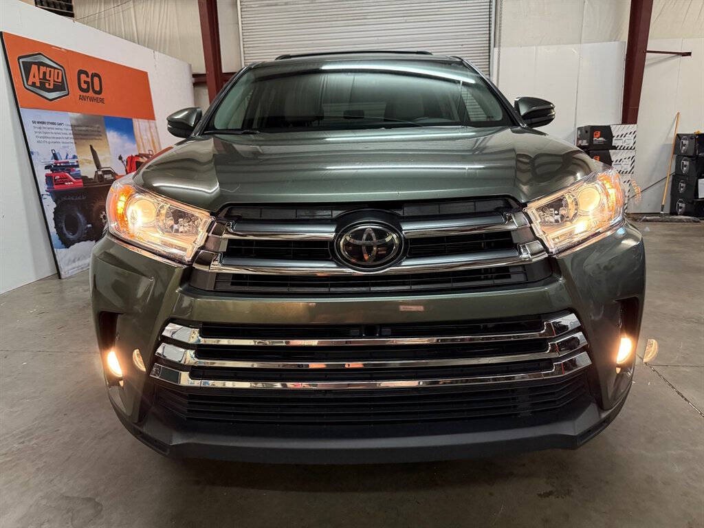 2017 Toyota Highlander Image 3