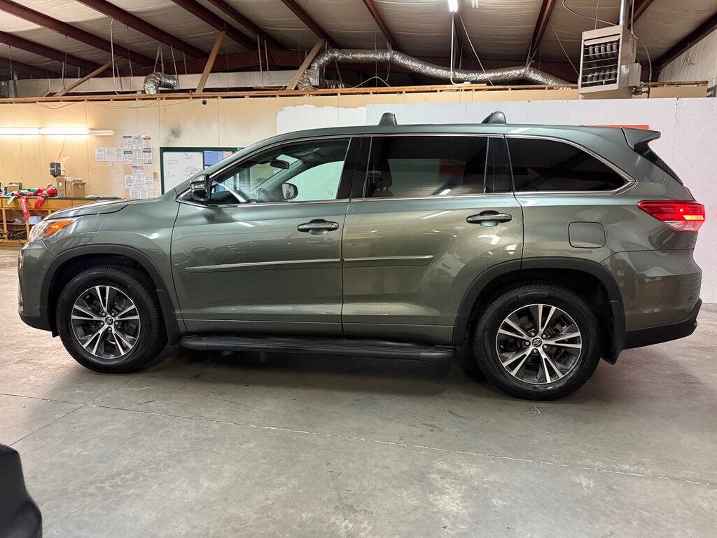 2017 Toyota Highlander Image 5