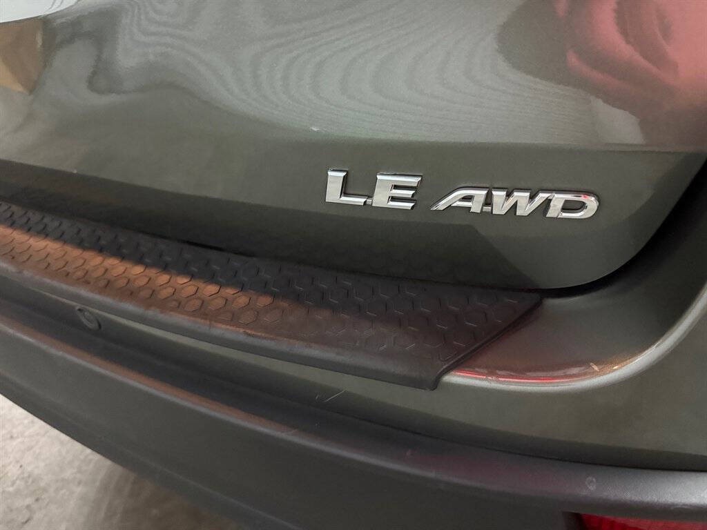 2017 Toyota Highlander Image 8