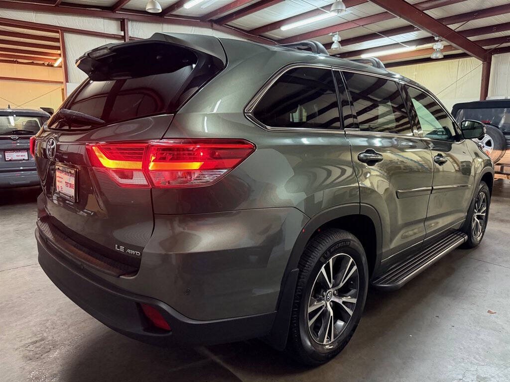 2017 Toyota Highlander Image 9