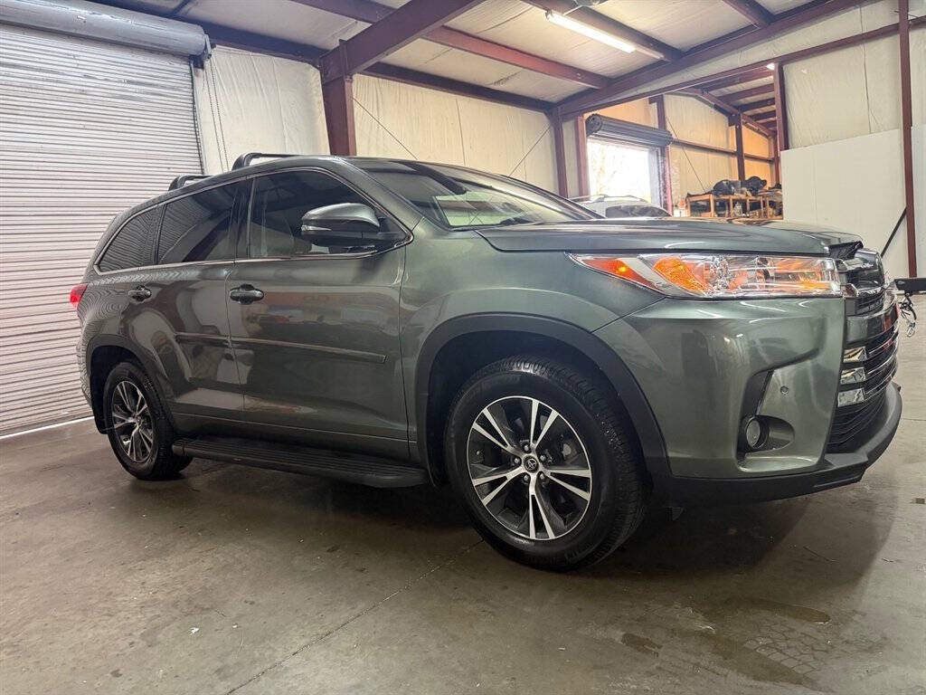 2017 Toyota Highlander Image 4