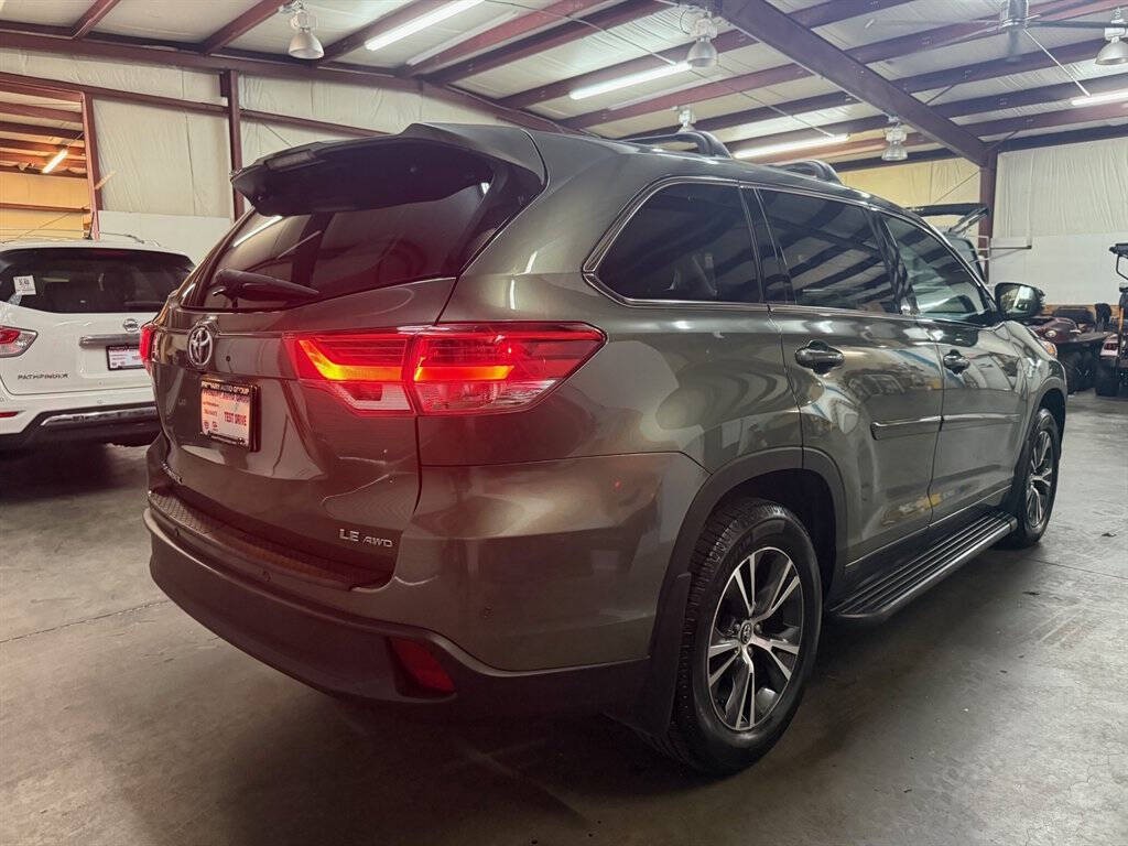 2017 Toyota Highlander Image 5