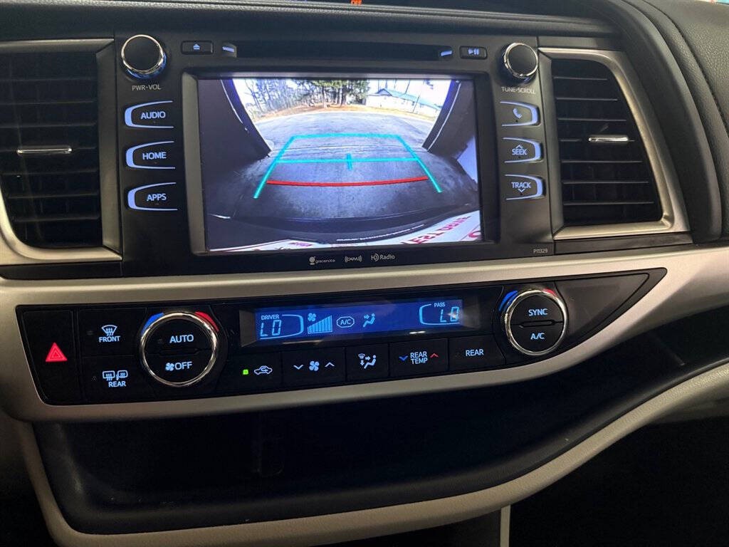 2017 Toyota Highlander Image 10