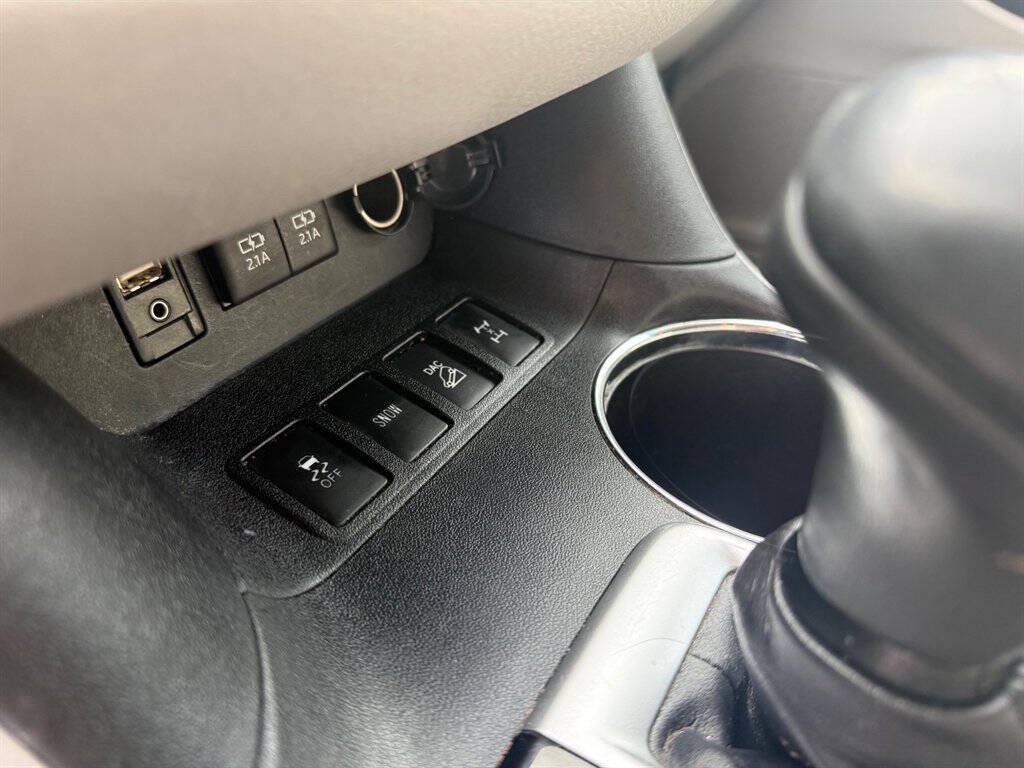 2017 Toyota Highlander Image 14