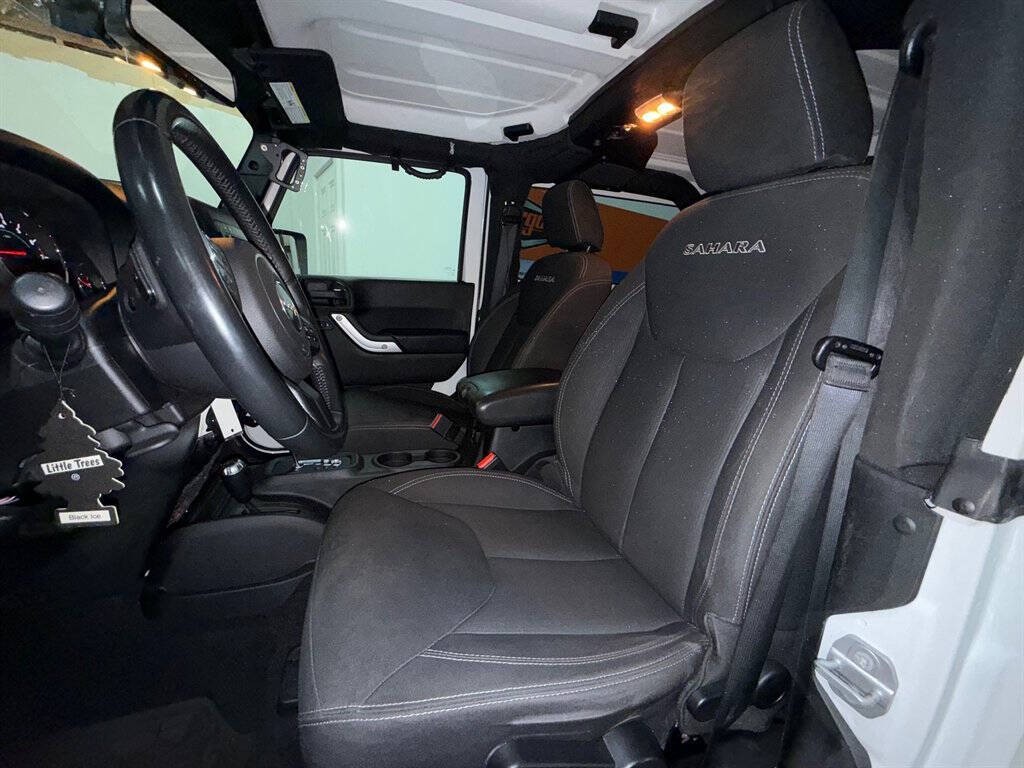 2017 Jeep Wrangler Image 9