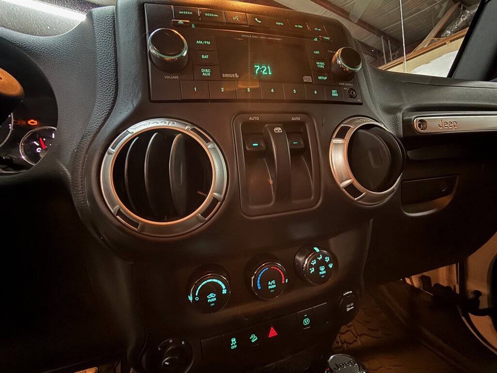 2017 Jeep Wrangler Image 13