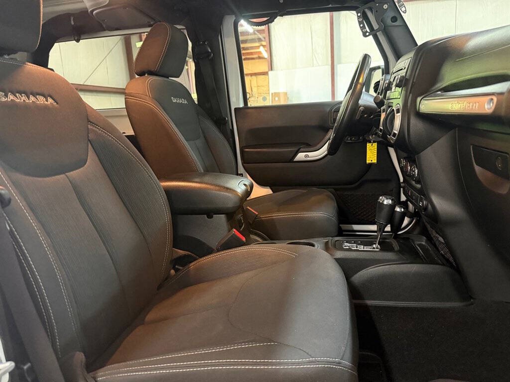 2017 Jeep Wrangler Image 19