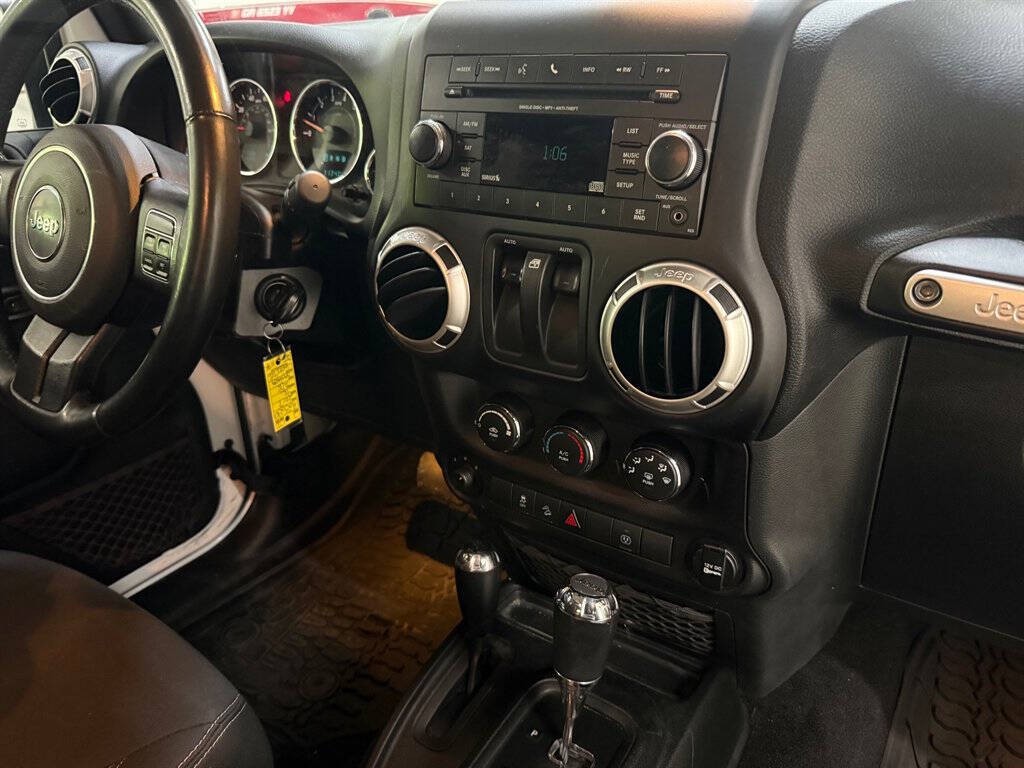 2017 Jeep Wrangler Image 21