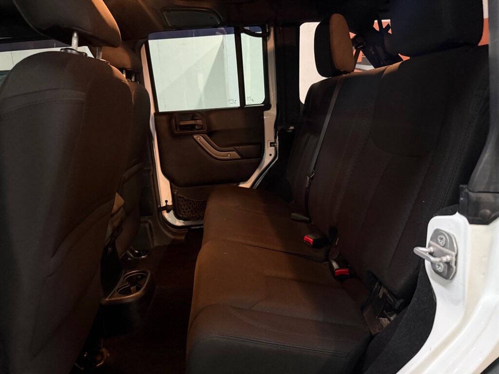 2015 Jeep Wrangler Unlimited Image 13
