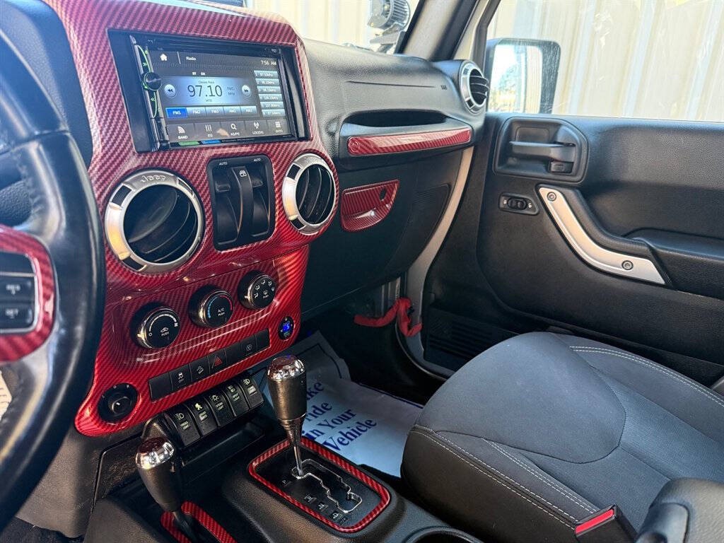 2017 Jeep Wrangler Image 12