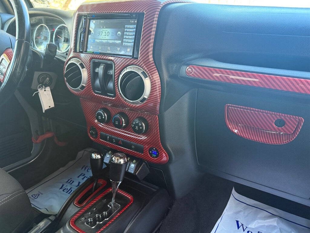 2017 Jeep Wrangler Image 15