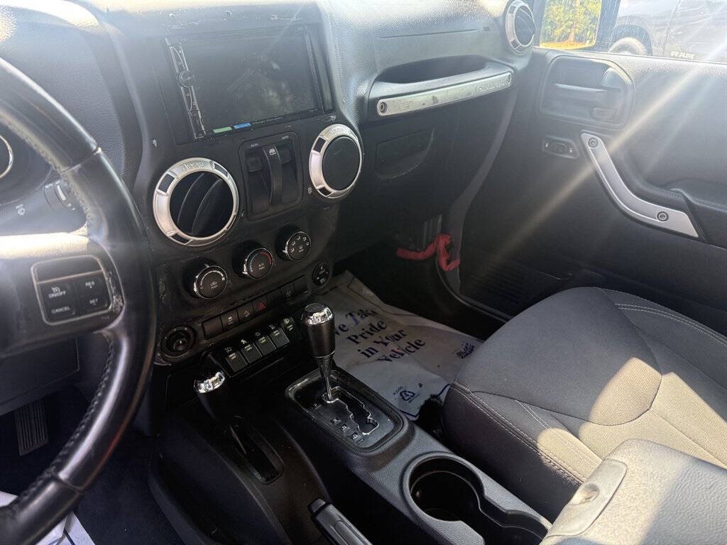 2017 Jeep Wrangler Image 14