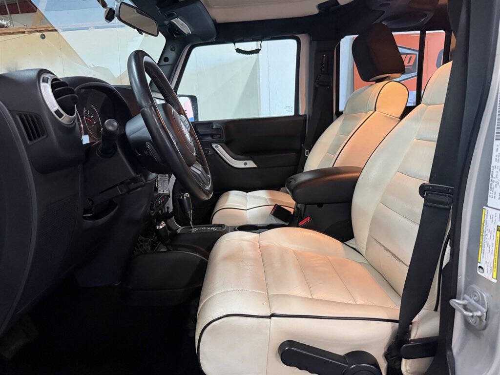 2012 Jeep Wrangler Unlimited Image 11