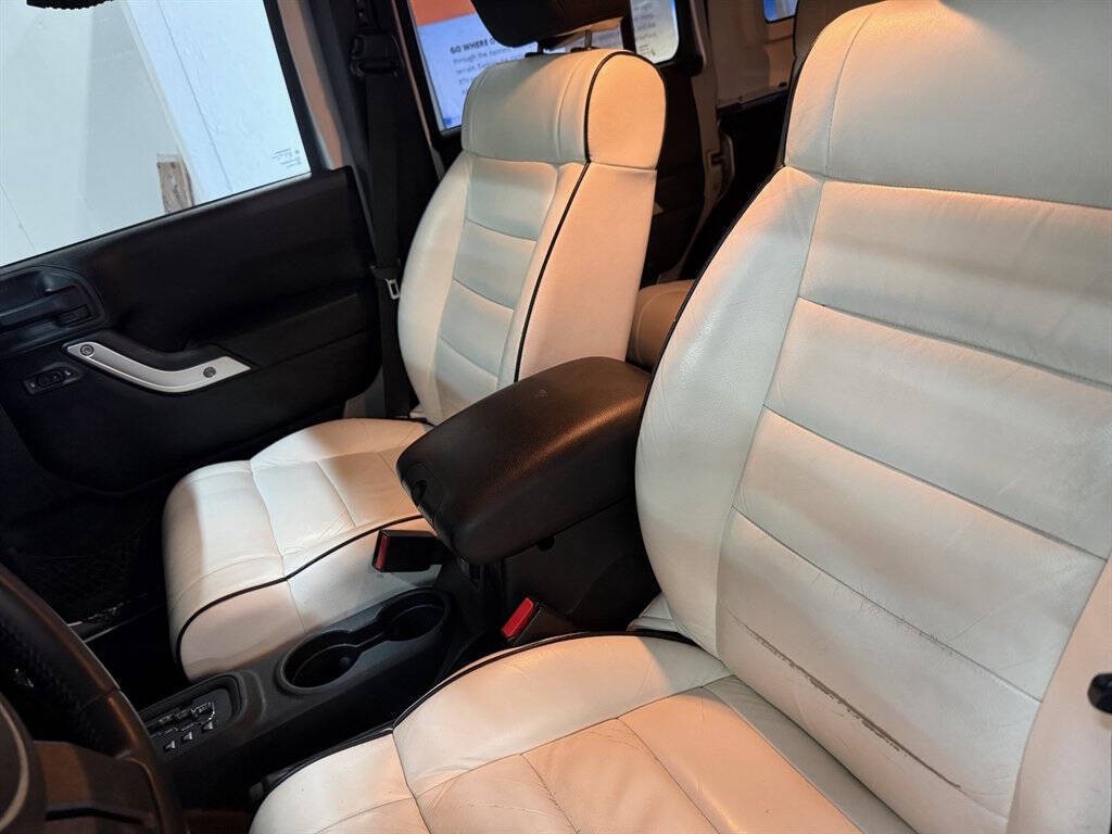 2012 Jeep Wrangler Unlimited Image 12