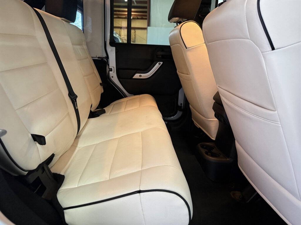 2012 Jeep Wrangler Unlimited Image 15