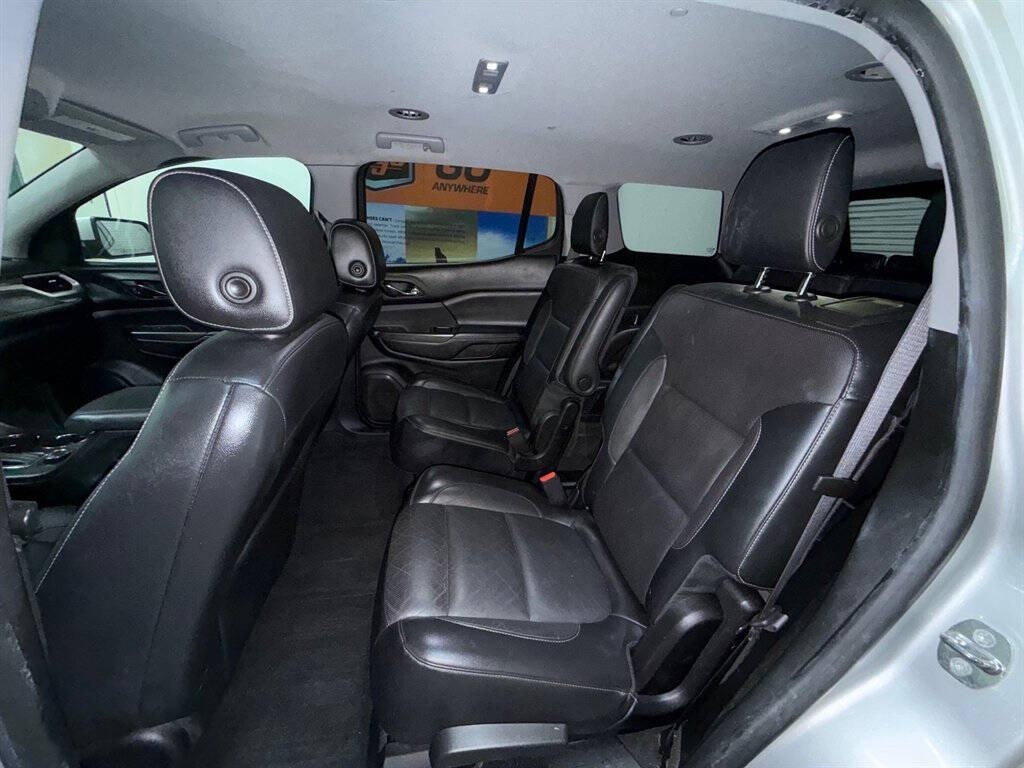 2017 GMC Acadia Image 11