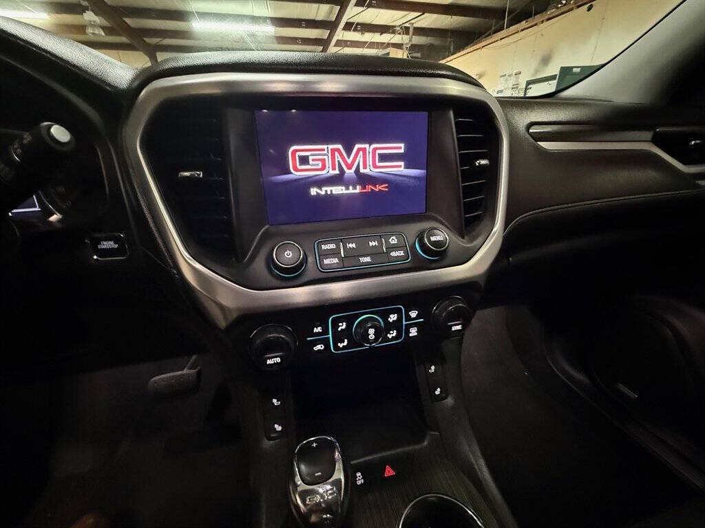 2017 GMC Acadia Image 12