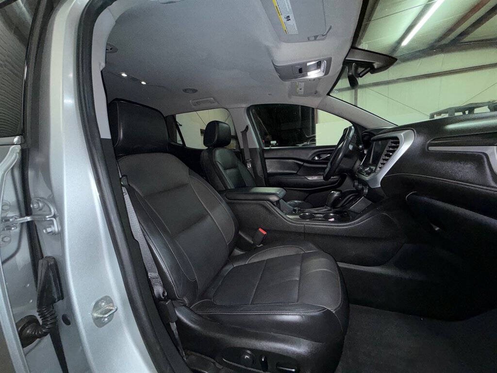 2017 GMC Acadia Image 16