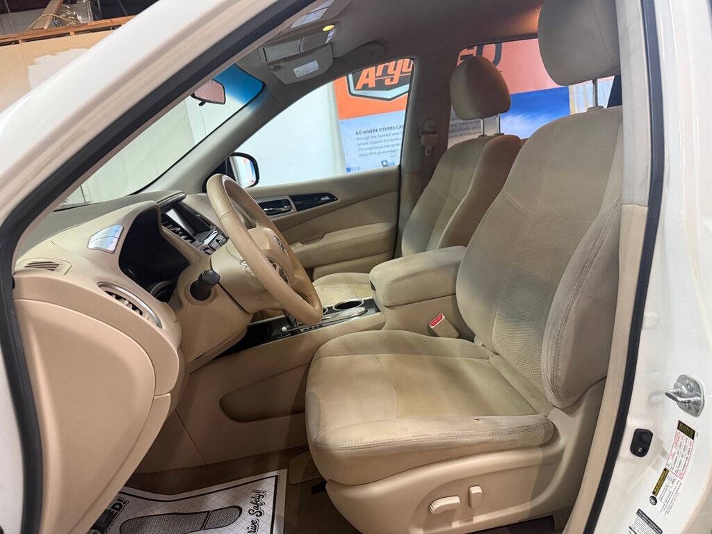 2014 Nissan Pathfinder Image 9