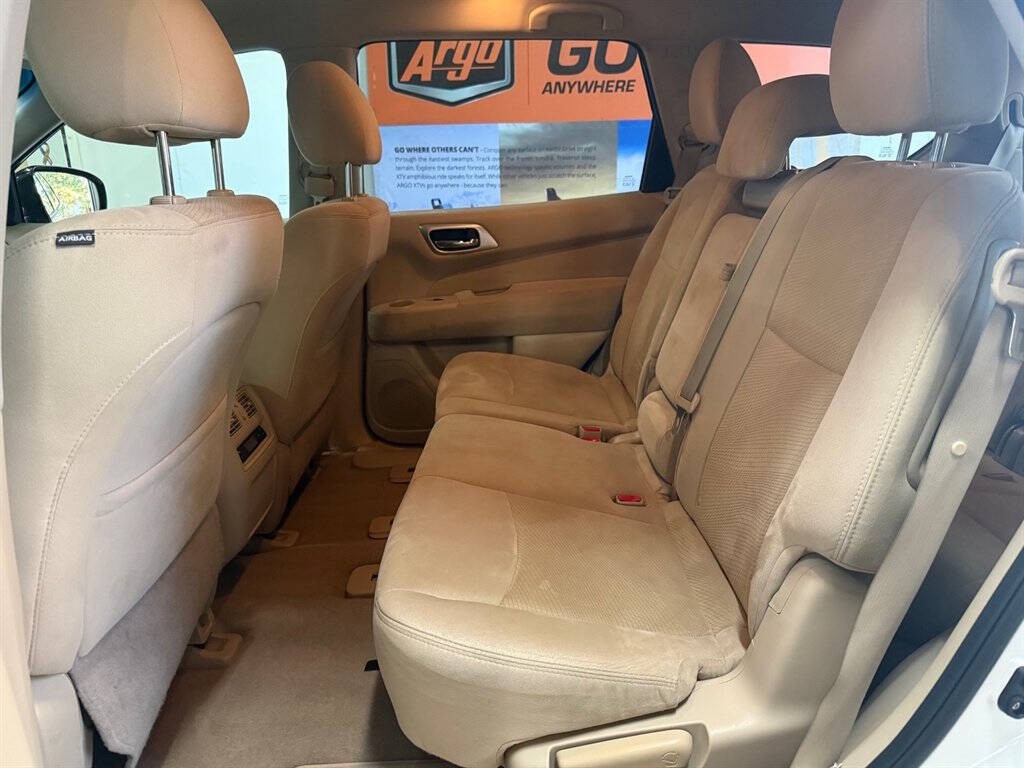 2014 Nissan Pathfinder Image 12