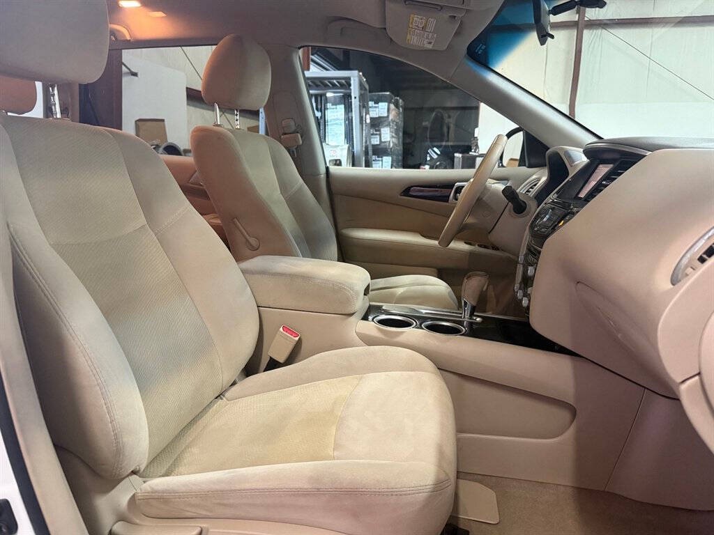 2014 Nissan Pathfinder Image 15