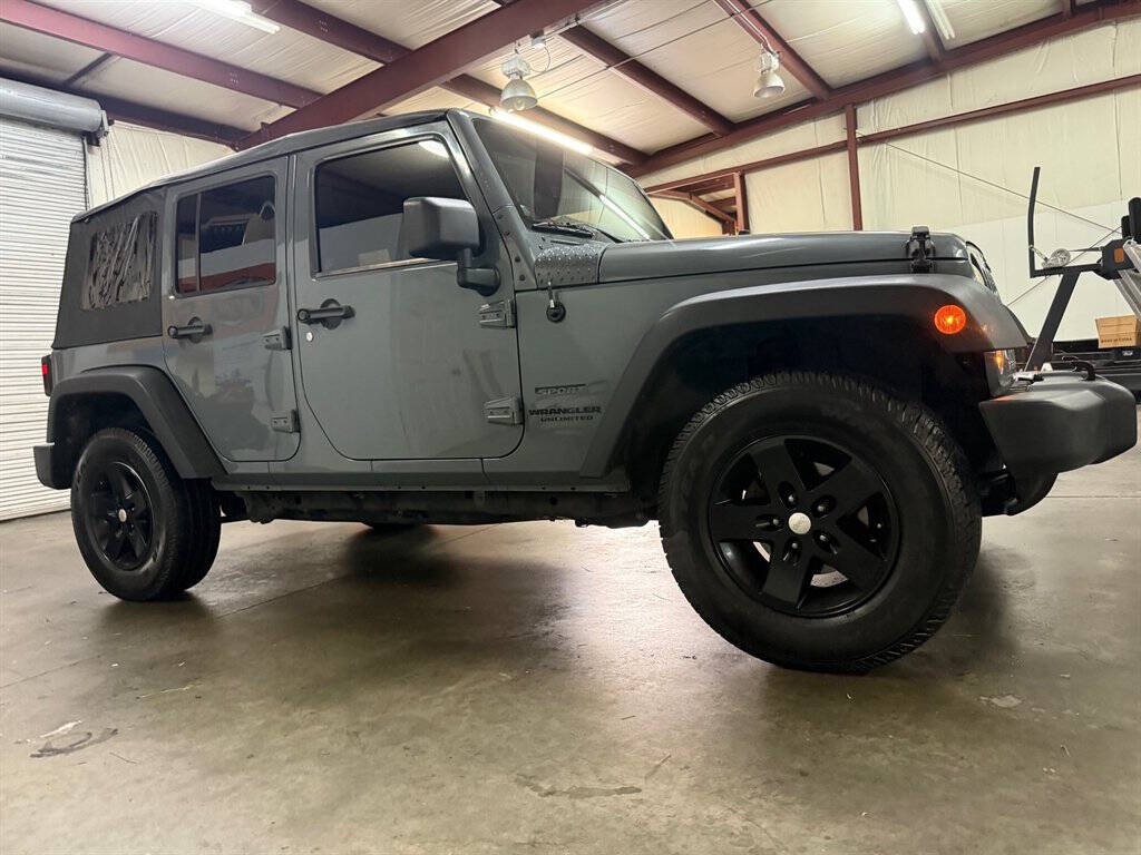 2014 Jeep Wrangler Unlimited Image 2