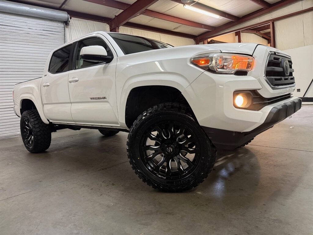2018 Toyota Tacoma Image 1