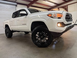 Image for 2018 Toyota Tacoma SR5 Double Cab 5.0 ft SB ID: 7221826