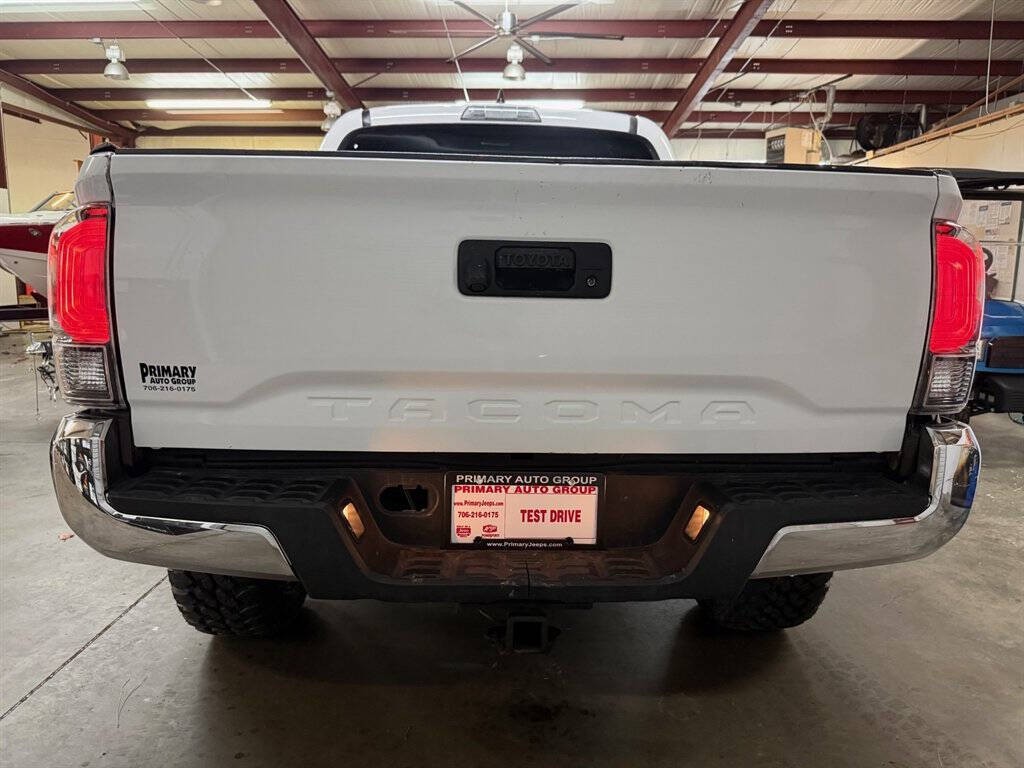 2018 Toyota Tacoma Image 9