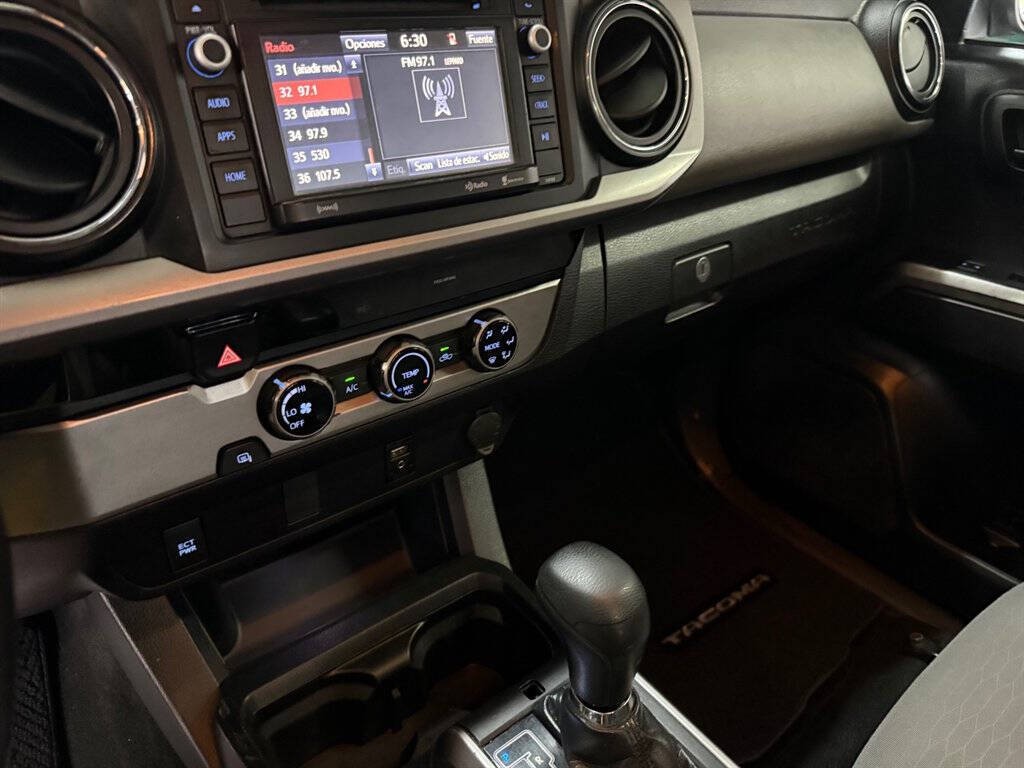 2018 Toyota Tacoma Image 16