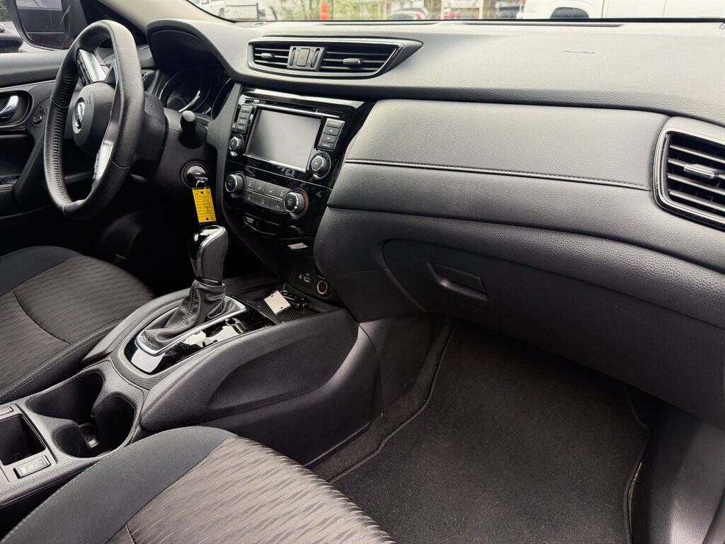 2019 Nissan Rogue Image 21