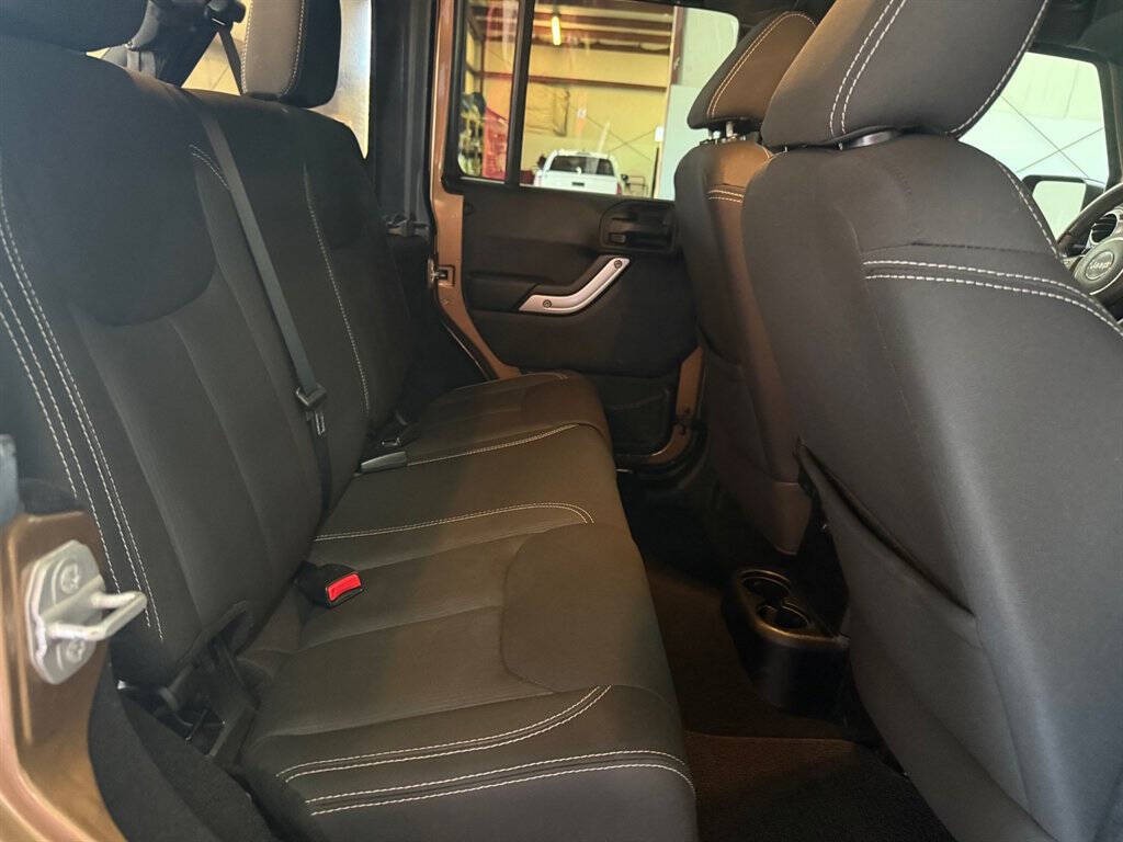 2015 Jeep Wrangler Unlimited Image 14