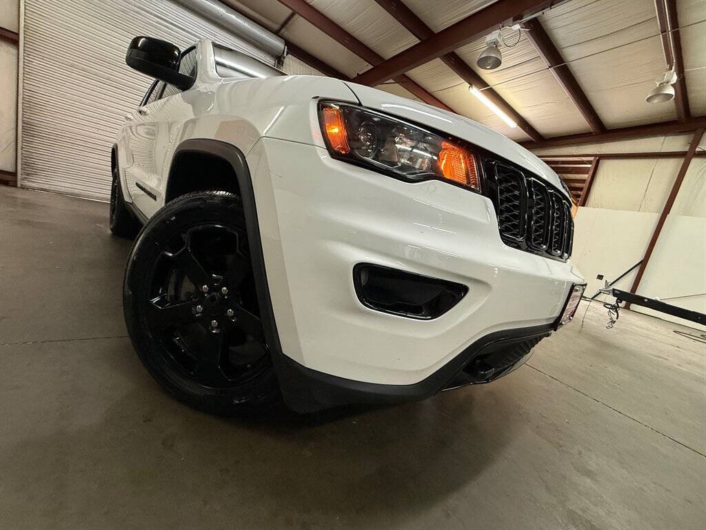 2020 Jeep Grand Cherokee Image 3