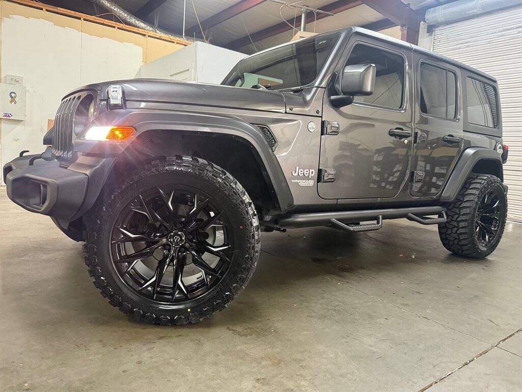 2019 Jeep Wrangler Unlimited Image 2
