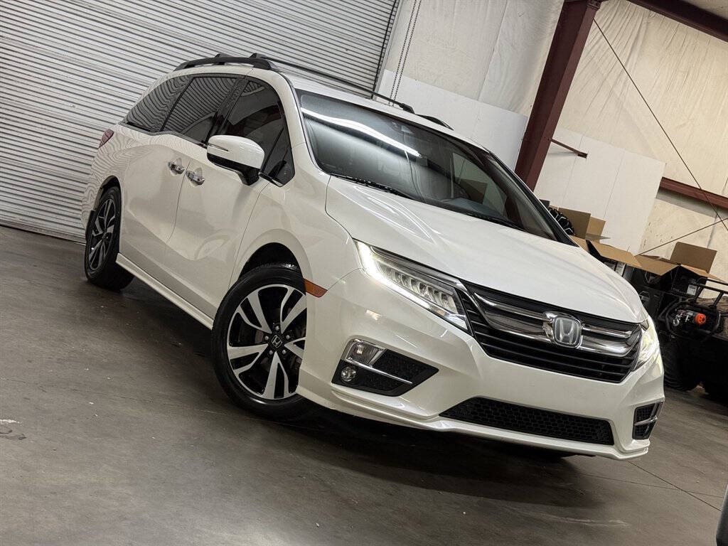 2018 Honda Odyssey Image 1