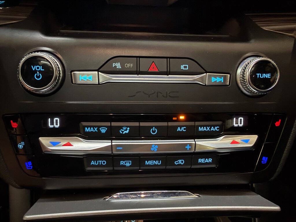 2020 Ford Explorer Image 13
